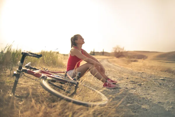 mujer descanso deporte